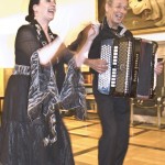 Kersin-Katjusha Kozubek und Anatolij Fokin singen für Tatjana feurige Zigeunerlieder